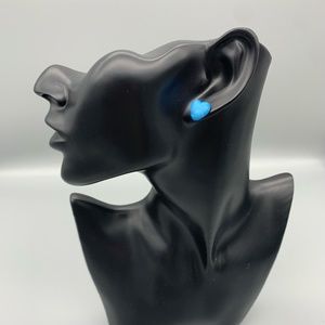 Vintage Blue Heart Earrings. Good Condition.